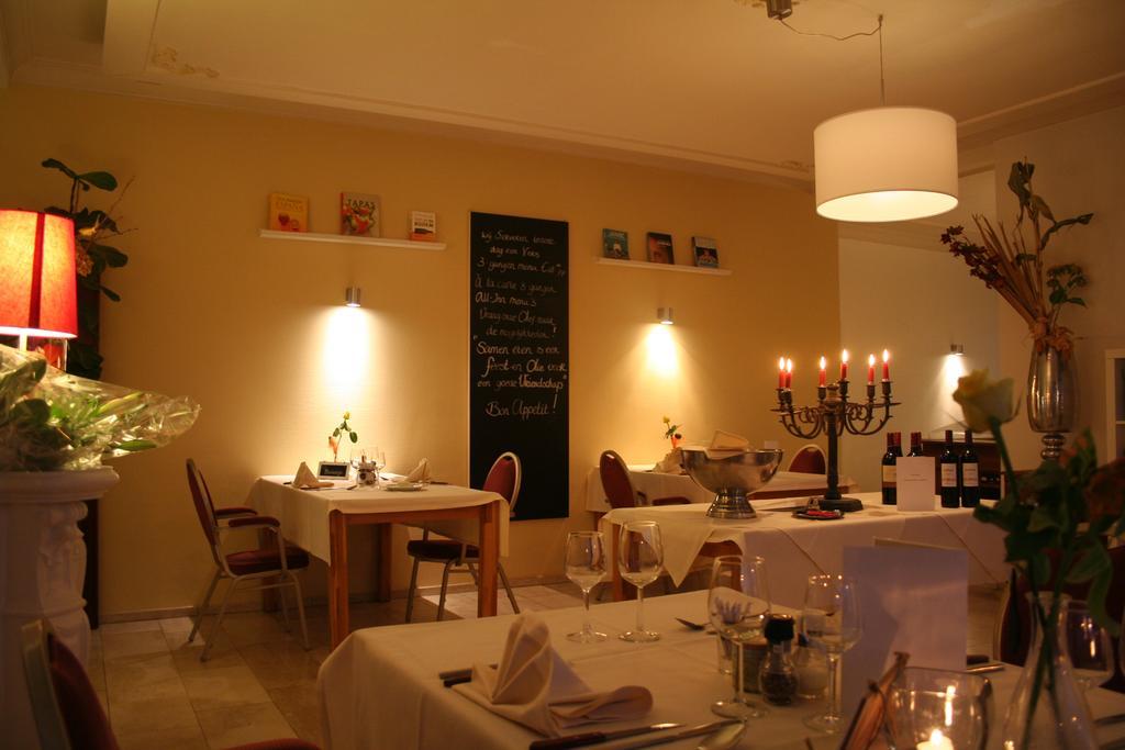 Hotel Admiraal Lanaken Bagian luar foto