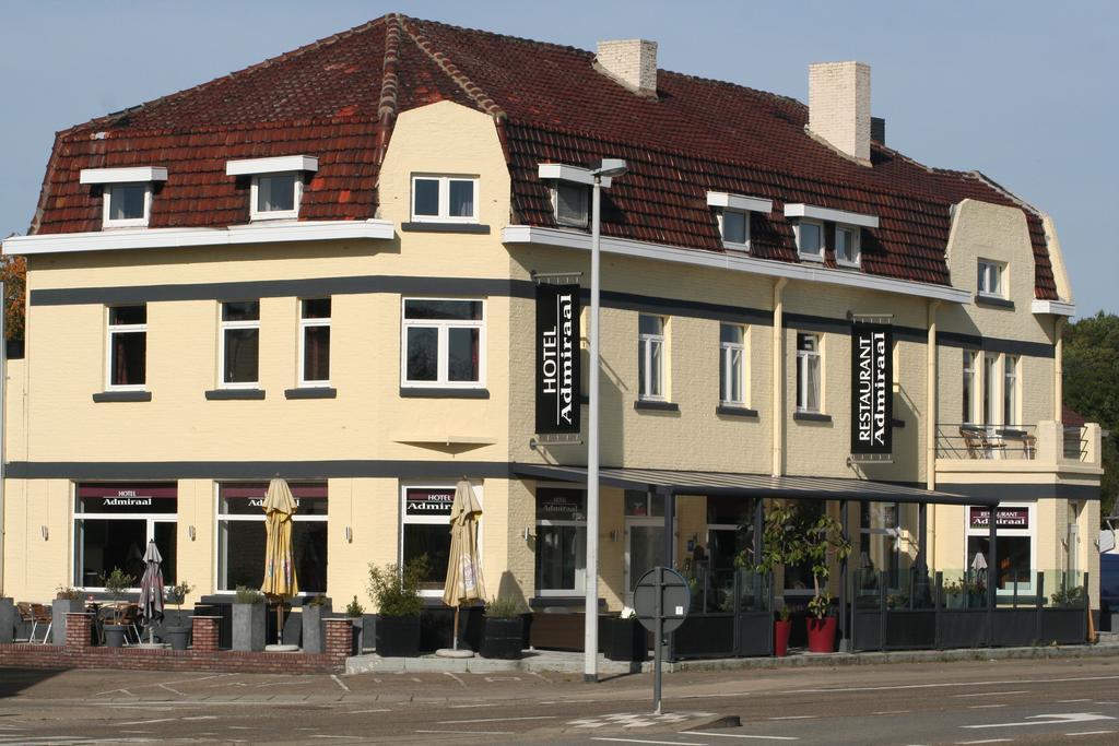 Hotel Admiraal Lanaken Bagian luar foto
