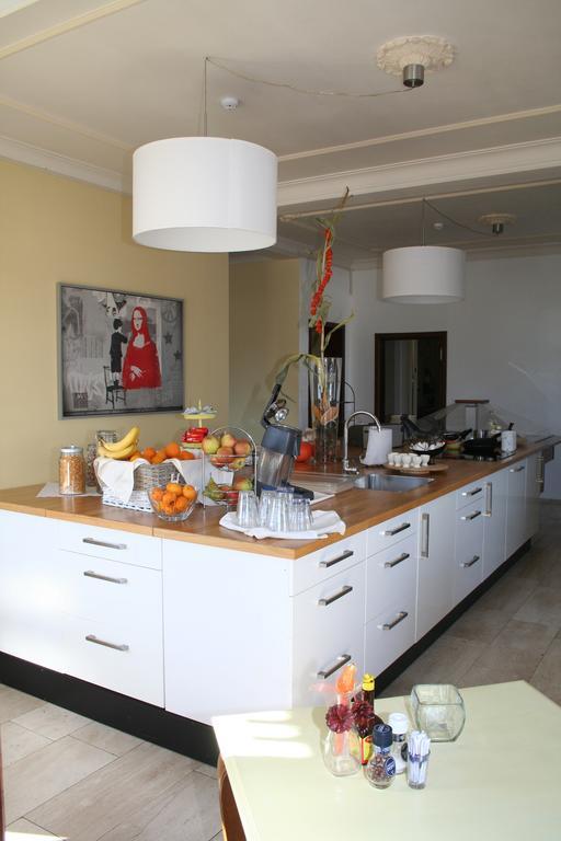 Hotel Admiraal Lanaken Bagian luar foto