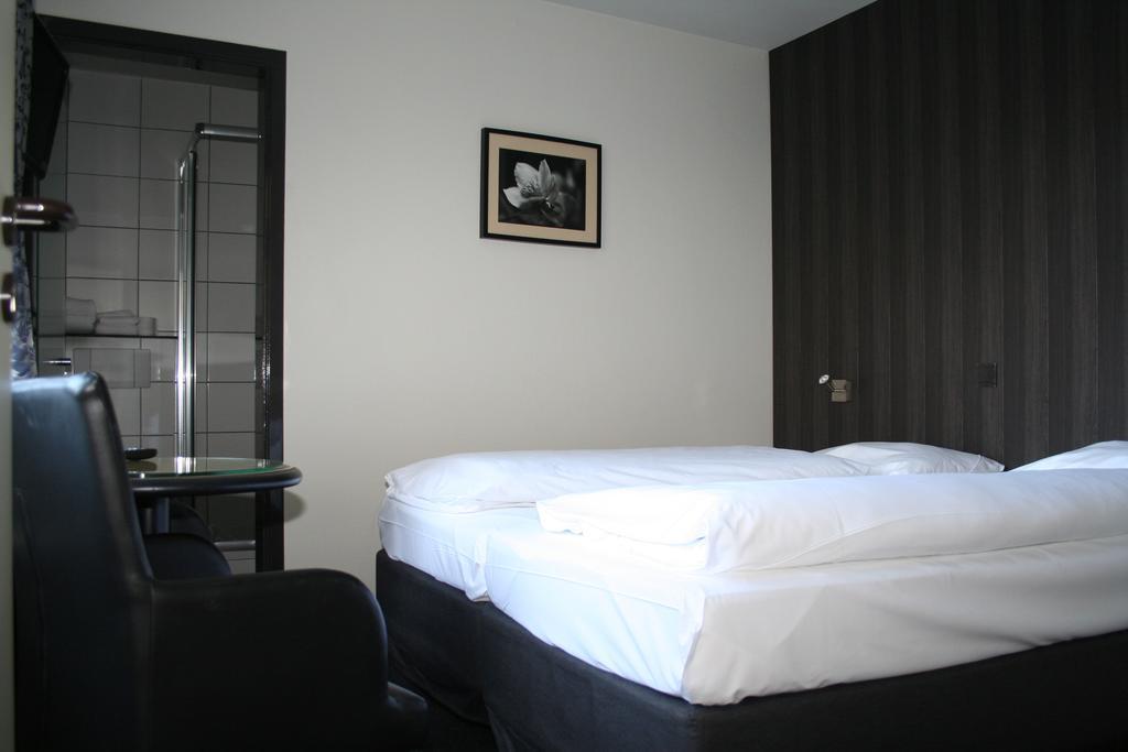 Hotel Admiraal Lanaken Bagian luar foto