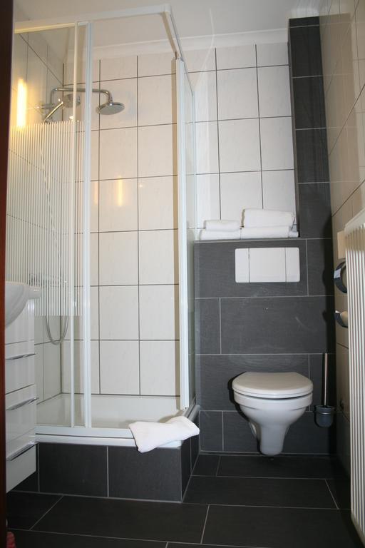 Hotel Admiraal Lanaken Bagian luar foto
