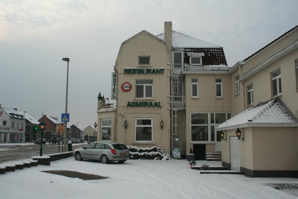 Hotel Admiraal Lanaken Bagian luar foto