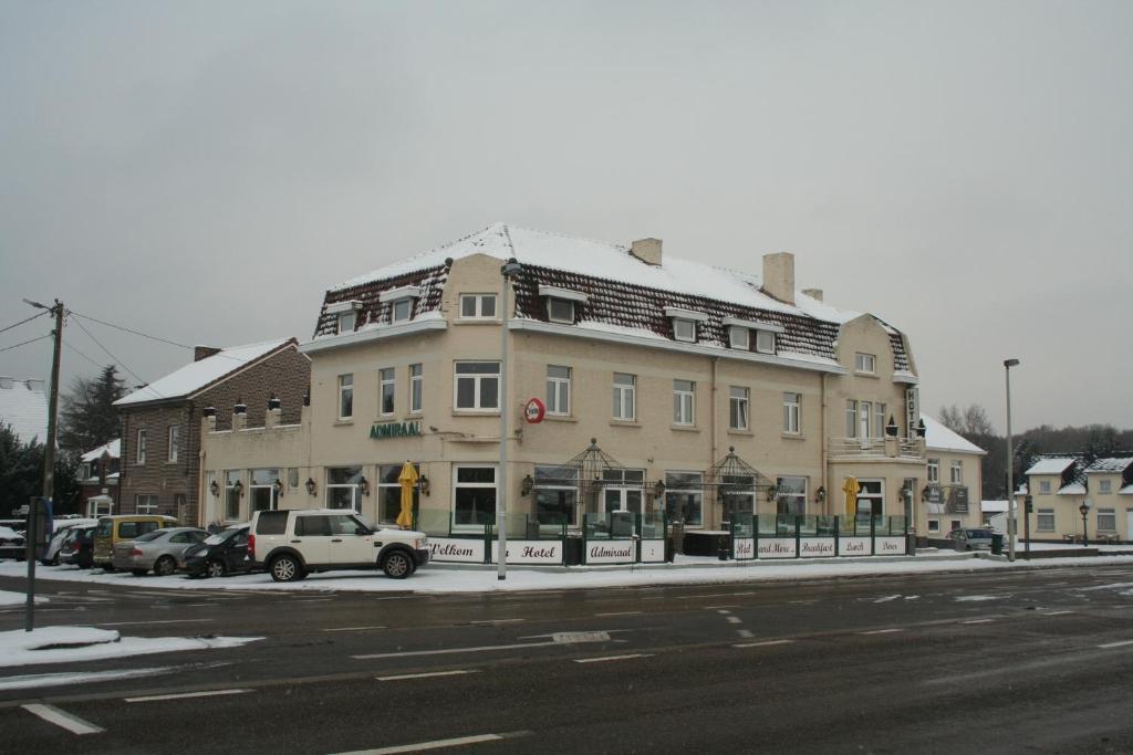 Hotel Admiraal Lanaken Bagian luar foto