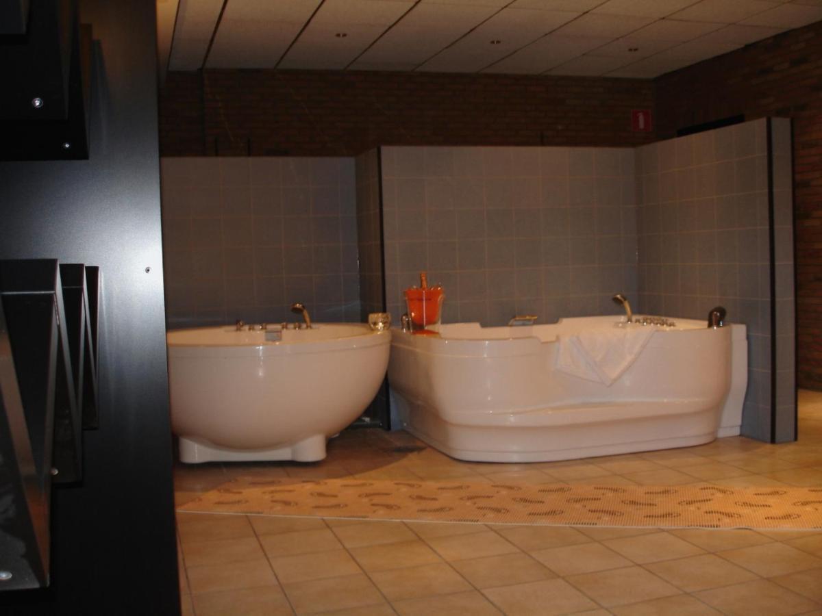 Hotel Admiraal Lanaken Bagian luar foto