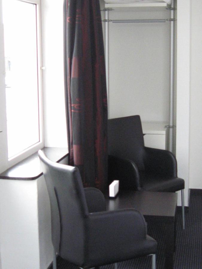 Hotel Admiraal Lanaken Ruang foto